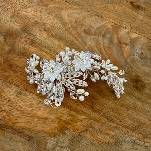 Elegant Floral Hair Accessory